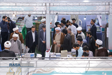بازدید حجت الاسلام والمسلمین مروی از «هفتمین نمایشگاه تخصصی کتب حوزوی و معارف اسلامی»