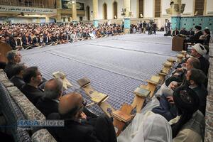 دیدار شرکت‌کنندگان در مسابقات بین‌المللی قرآن با رهبر معظم انقلاب
